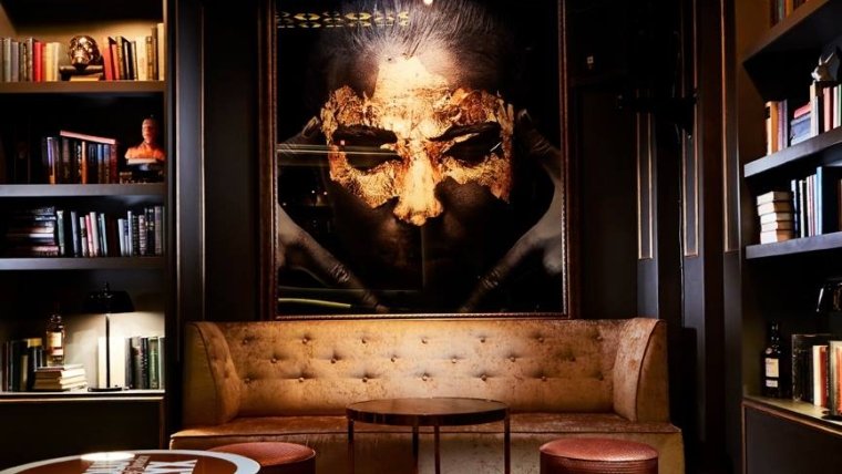 A Luxurious Night at GoldBar by COCO: Fine Cocktails, Live Entertainment, and Unforgettable Atmosphere